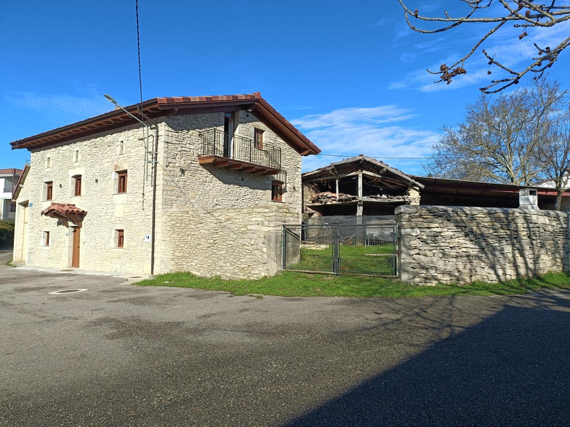 Casa Rural El Pinche Quincoces de Yuso Exterior photo